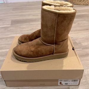 Ugg Classic II boot- Short- Tan